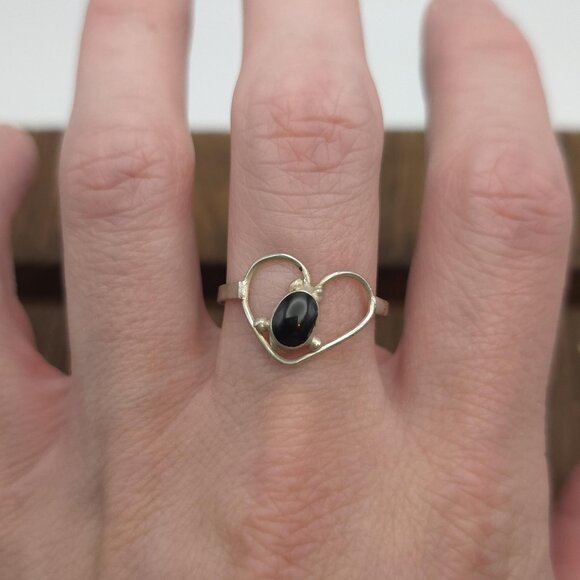 Jewelry - Size 10.5 Sterling Silver Tarnished Odd Shape Heart Ring A985